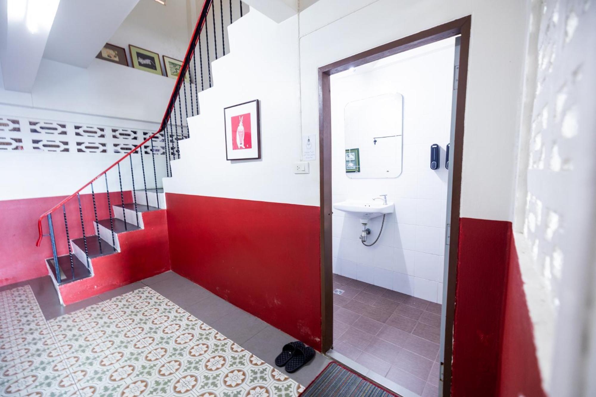 Sleeper House 2*
